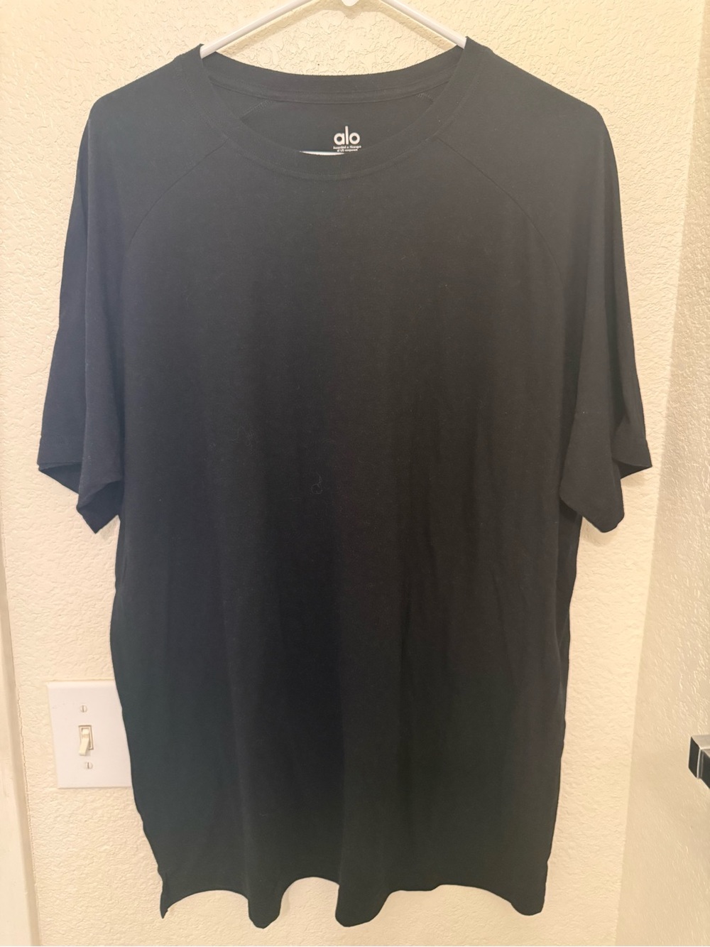 ALO Yoga Men's Black Short-Sleeve Crew Tee